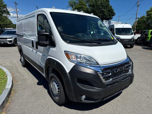 Used 2025 RAM ProMaster 2500 w/ U-Haul Equipment Group FWD image 8