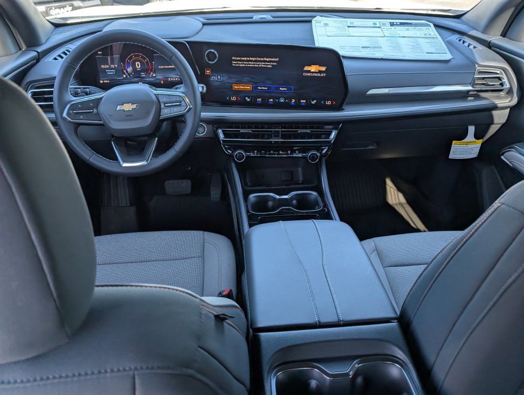New 2027 Chevrolet Traverse LT w/ Driver Confidence Package FWD image 5