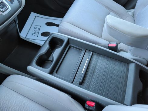 Used 2018 Honda Odyssey EX image 16