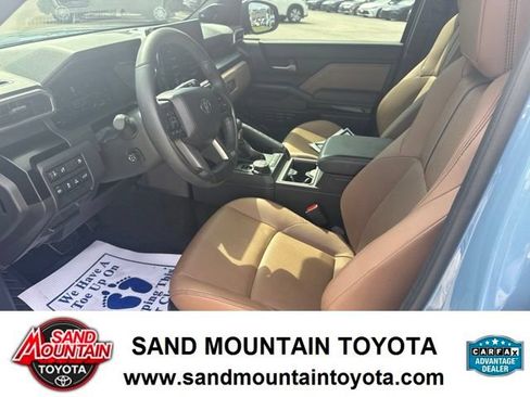 Used 2025 Toyota 4Runner Limited AWD/4WD image 12