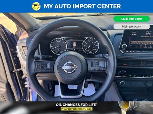 Used 2023 Nissan Rogue SV AWD/4WD image 12