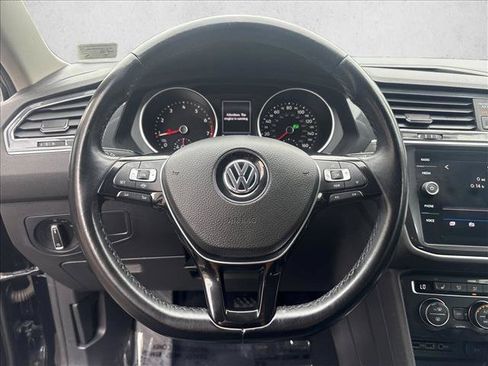 Used 2019 Volkswagen Tiguan SE FWD image 12