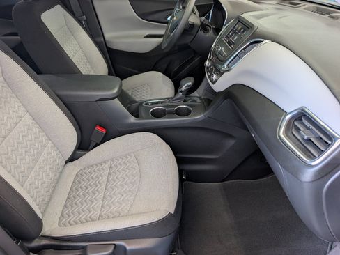 Used 2023 Chevrolet Equinox LS FWD image 12