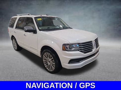 Used 2015 Lincoln Navigator 4WD image 3