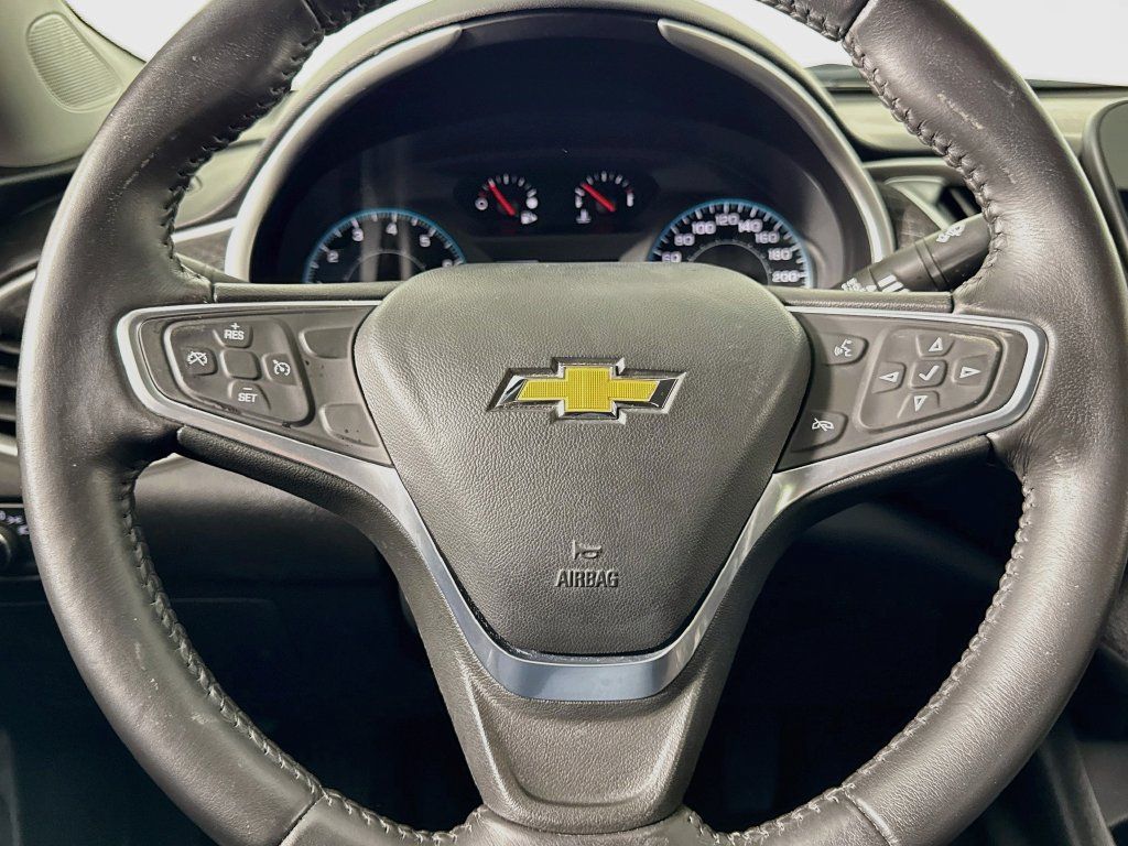 Used 2022 Chevrolet Malibu RS FWD image 35