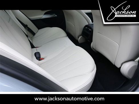 Used 2025 Mercedes-Benz E 350 Sedan image 28