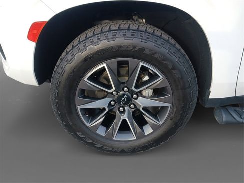 Used 2023 Chevrolet Tahoe Z71 w/ Z71 Off-Road Package image 15