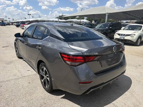 Used 2022 Nissan Sentra SV FWD image 3