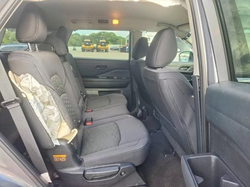Used 2026 Nissan Pathfinder SV AWD/4WD image 11