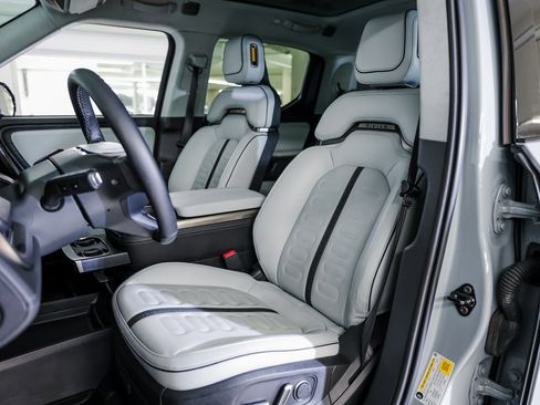 Used 2025 Rivian R1T Adventure image 5