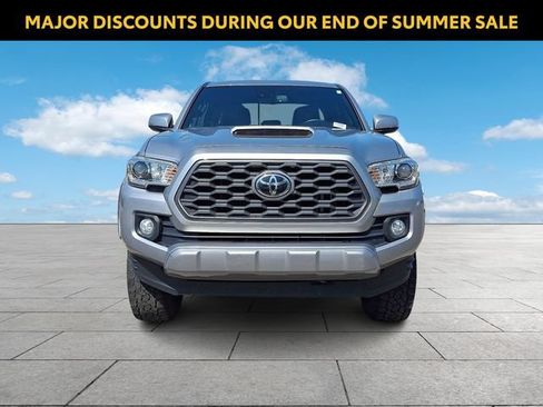 Used 2020 Toyota Tacoma TRD Sport w/ Technology Package AWD/4WD image 3