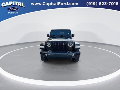 Used 2022 Jeep Gladiator Willys image 3