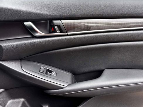 Used 2022 Honda Accord Sport image 8