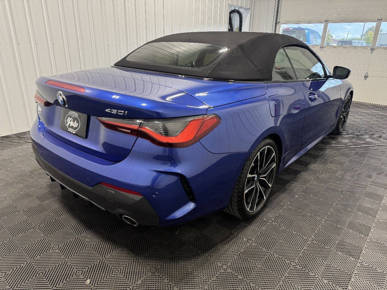 Used 2023 BMW 430i Convertible w/ M Sport Package RWD image 6