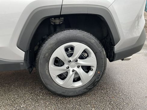 Used 2024 Toyota RAV4 LE image 10