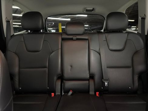 Used 2022 Kia Telluride LX FWD image 13