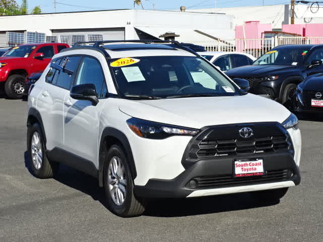Used 2026 Toyota Corolla Cross LE w/ Moonroof Package FWD image 2