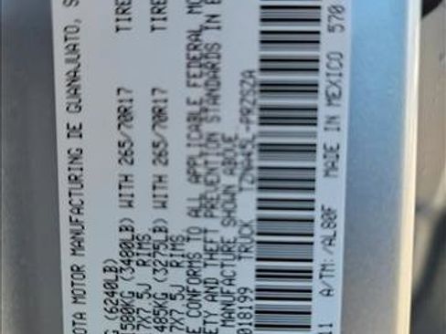 Used 2024 Toyota Tacoma TRD Off-Road image 24