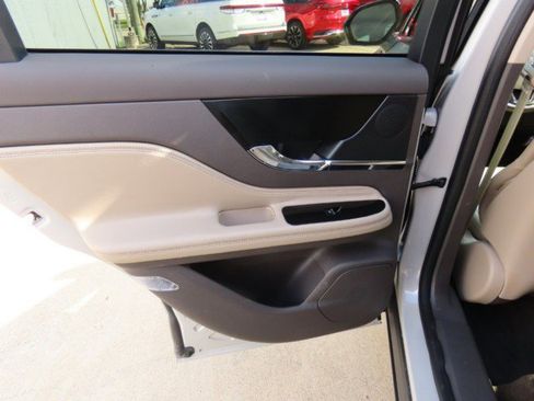 Certified 2024 Lincoln Corsair FWD image 15