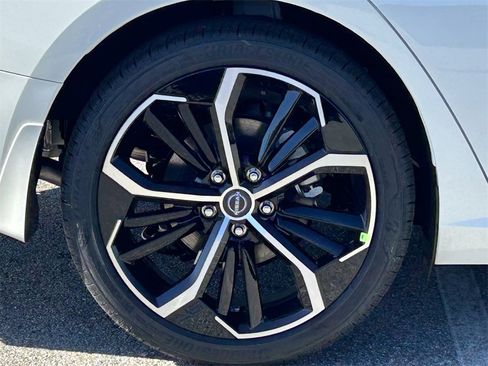 New 2025 Nissan Altima 2.5 SR w/ SR Premium Package image 7