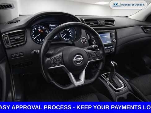 Used 2020 Nissan Rogue SV w/ Sun & Sound Touring Package image 16