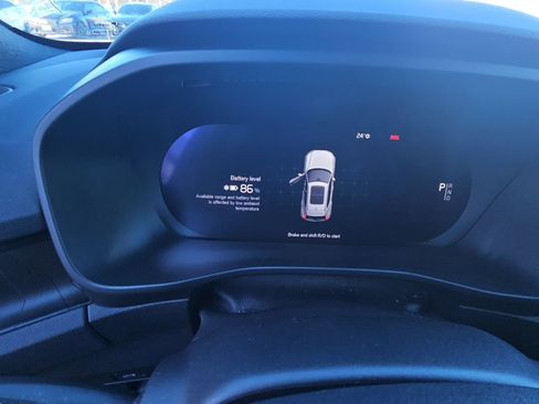 Used 2023 Volvo XC40 Recharge Ultimate image 15