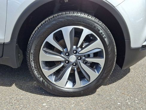 Certified 2022 Buick Encore Preferred w/ Safety Package II AWD/4WD image 9