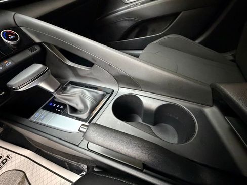 Used 2023 Hyundai Elantra SEL image 19