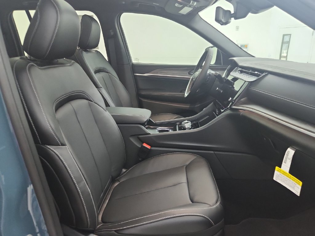 New 2027 Jeep Grand Cherokee Limited AWD/4WD image 34
