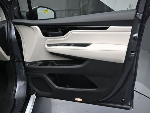 New 2026 Honda Odyssey Touring image 12