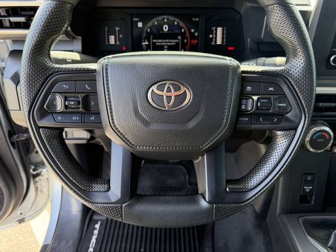 Used 2025 Toyota Tacoma SR AWD/4WD image 23