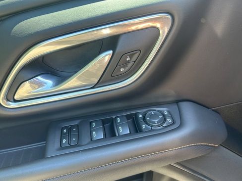 Used 2024 GMC Yukon XL AT4 w/ Technology Package AWD/4WD image 23