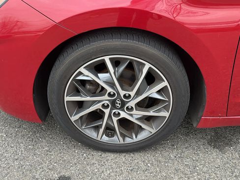 Used 2020 Hyundai Elantra Limited image 10