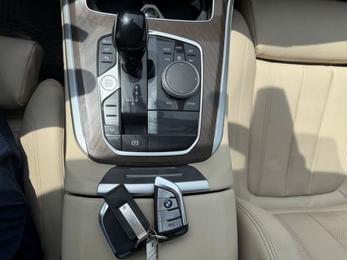 Used 2022 BMW X5 xDrive40i w/ Parking Assistance Package AWD/4WD image 16