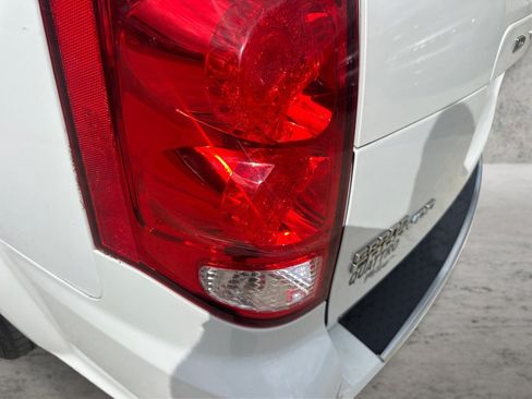 Used 2018 Dodge Grand Caravan SE w/ Rear Park Assist Package FWD image 21