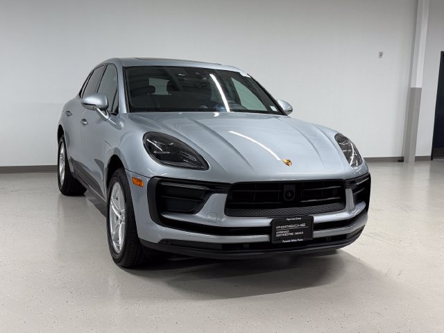 Certified 2024 Porsche Macan AWD/4WD image 7