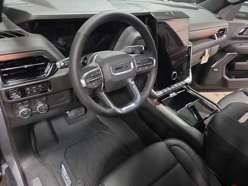 New 2026 GMC Yukon XL Denali w/ LPO, Floor Liner Package image 18