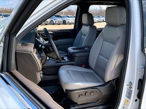 Used 2023 Chevrolet Tahoe LT w/ LT Signature Package image 8