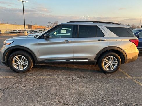 Used 2023 Ford Explorer XLT w/ Class IV Trailer Tow Package image 2