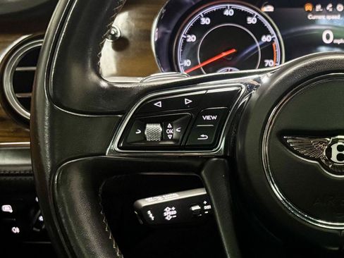 Used 2018 Bentley Bentayga AWD/4WD image 26