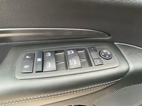 Used 2023 Dodge Durango SXT Launch Edition image 18