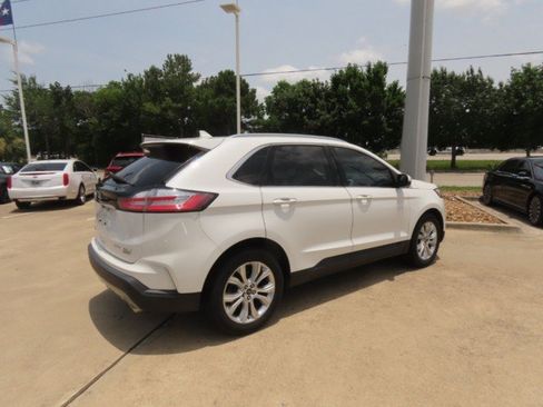 Used 2020 Ford Edge Titanium FWD image 9