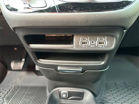 New 2025 Chrysler Pacifica Select image 22