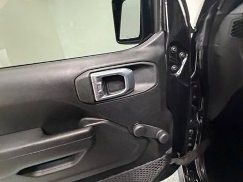 Used 2022 Jeep Gladiator Sport AWD/4WD image 20