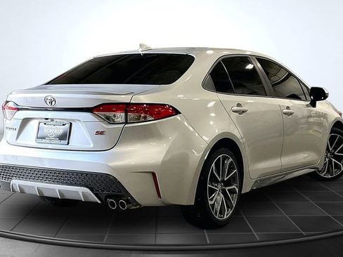 Used 2021 Toyota Corolla SE w/ Carpet Mat Package (TMS) FWD image 2