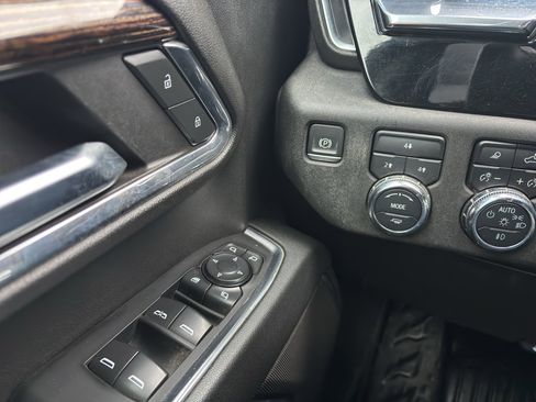 Used 2024 GMC Sierra 3500 SLE w/ SLE Convenience Package image 26