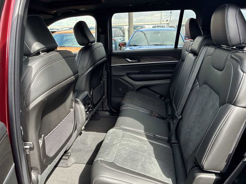 New 2026 Jeep Grand Cherokee L 4WD image 25