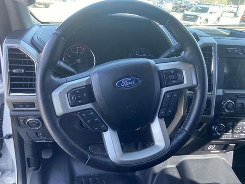 Used 2018 Ford F250 Lariat w/ Chrome Package image 17