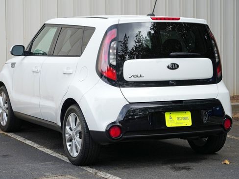 Used 2016 Kia Soul + FWD image 41