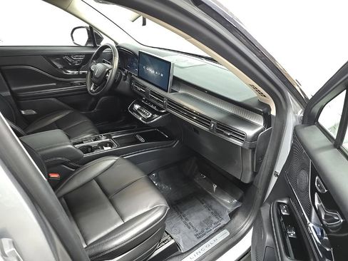 Used 2023 Lincoln Corsair AWD w/ Equipment Group 101A image 20